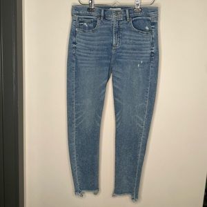 LOFT Jeans “The Skinny” frayed hem Sz 10/30 perfect condition